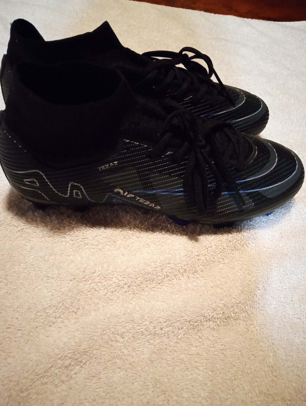 Soccer Cleats Sz 8 with Ankle Collar Black & Blue